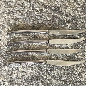 Set of 4 Gibson Elite Serrated Knives